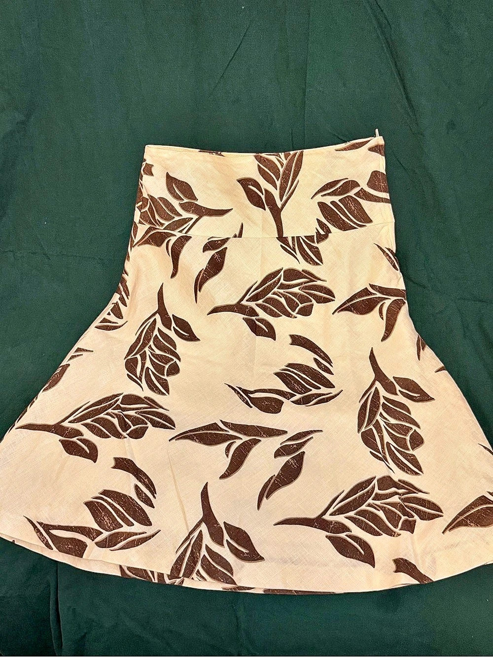 Fall Ready! H&M Floral A-Line Skirt in Cream & Brown Size 4 Like New